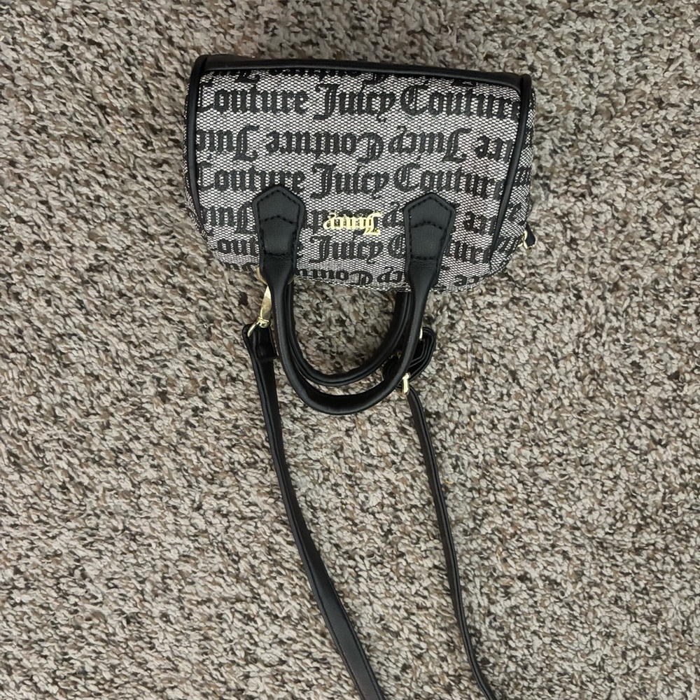 Juicy Couture Black and Gray Women's Bag

Cash app payments only
